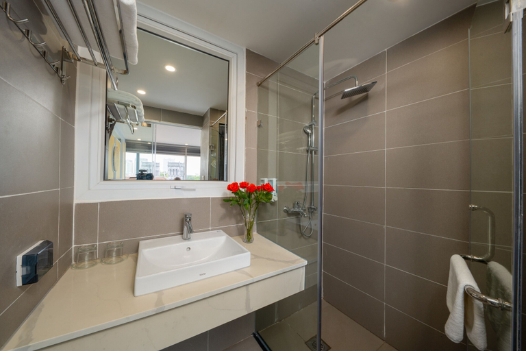 Bathroom 2, Hanoi Royal Premium Hotel, Hoàn Kiếm