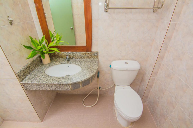 Bathroom 4, Sutus Court 4, Pattaya