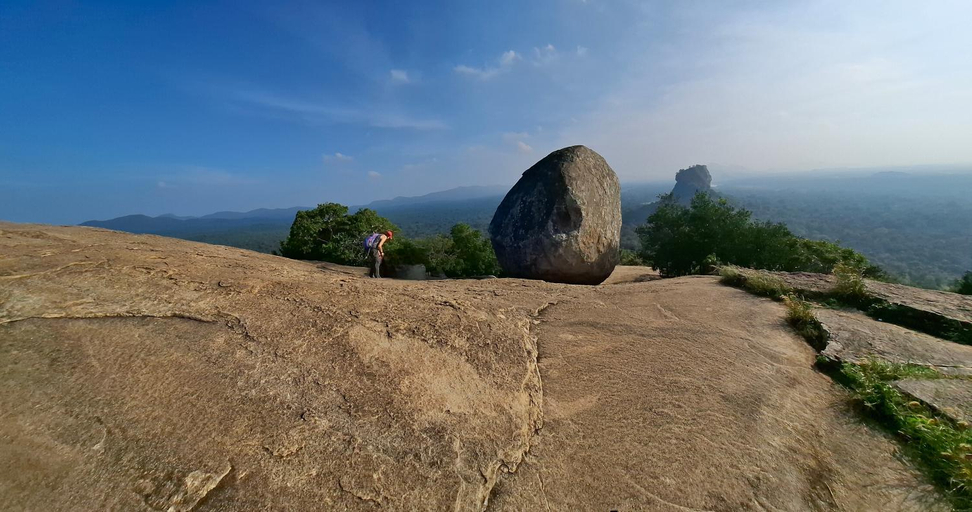 Others 5, Smashing Inn, Dambulla