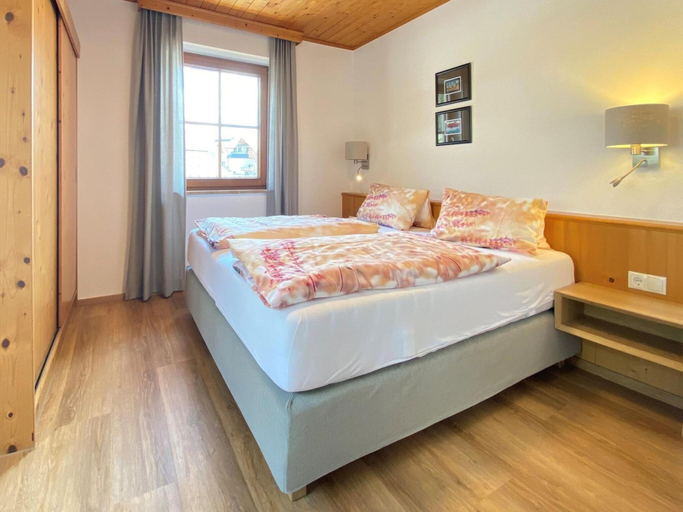 Bedroom 2, Apartment in Filzmoos Near Ski Amade, Sankt Johann im Pongau