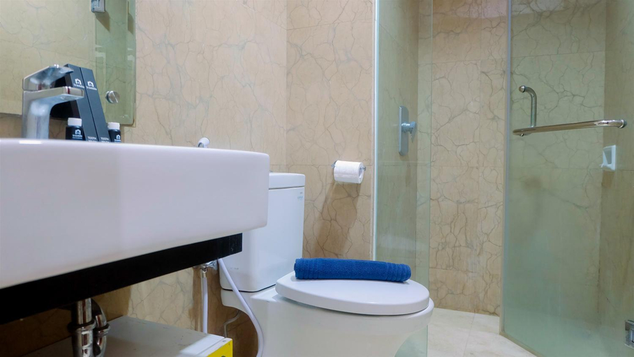 Bathroom 3, Pool View 2BR Apartment @ Capitol Park By Travelio, Jakarta Pusat