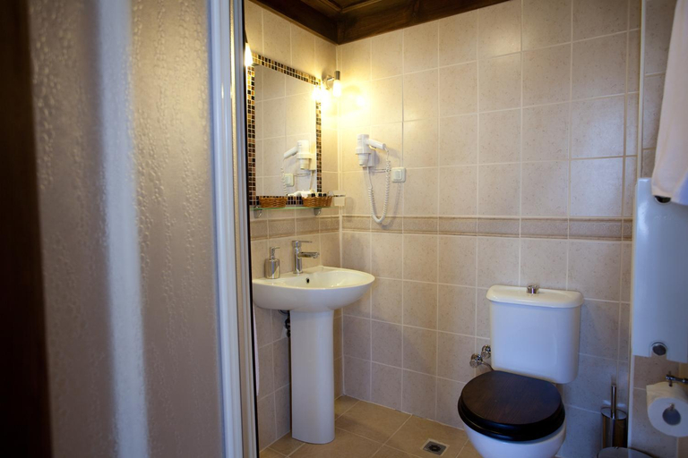 Bathroom 5, Ugurlu Konaklari, Merkez