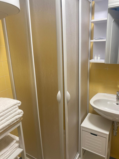 Bathroom 3, Casa Larghetto, Bari