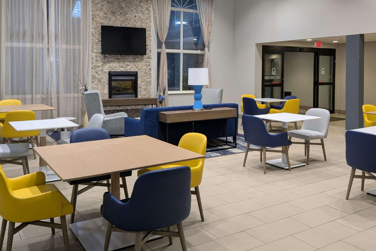 Public Area 2, Comfort Inn & Suites Sharonville - Cincinnati North, Cincinnati