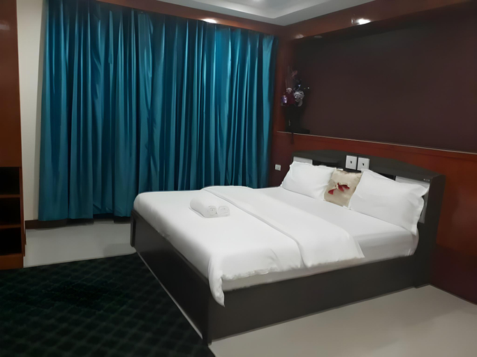 Bedroom 3, New Pind Balluchi Inn, Pattaya