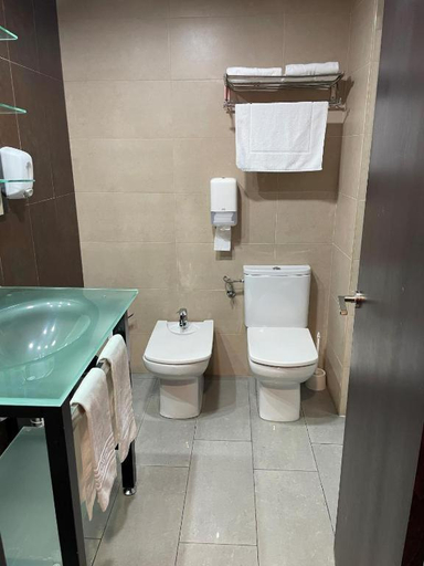 Bathroom 3, Hotel Ruta Romana, Valencia