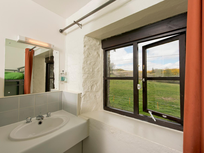 Bathroom 2, YHA Dartmoor Hostel, Devon