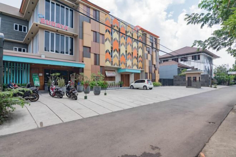 Exterior 3, Sans Hotel Budaya Cirebon, Cirebon