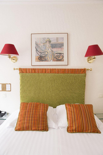 Bedroom 3, New Orient Hotel, Paris