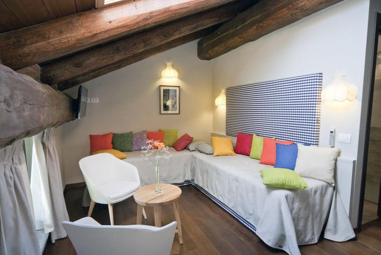 Bedroom 2, Il Falco E la Volpe, Torino