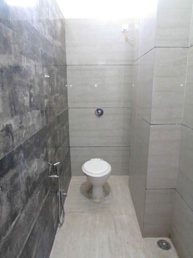 Bathroom 5, Hotel Celebration Green, East Nimar