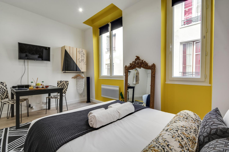 Others 2, Sweett - Aboukir II, Paris