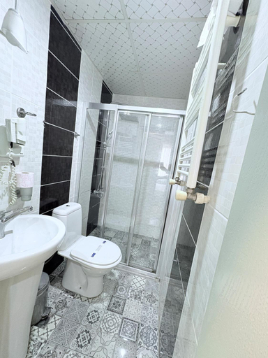 Bathroom 5, Hurriyet Hotel, Fatih