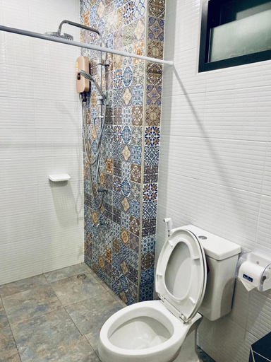Bathroom 2, HM House Patong, Pulau Phuket