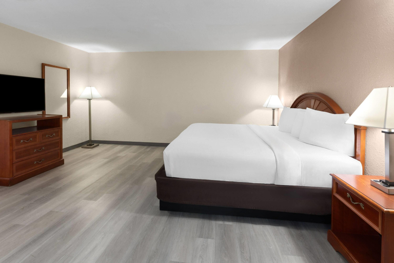 Bedroom 3, Baymont by Wyndham Iron Mountain, Dickinson