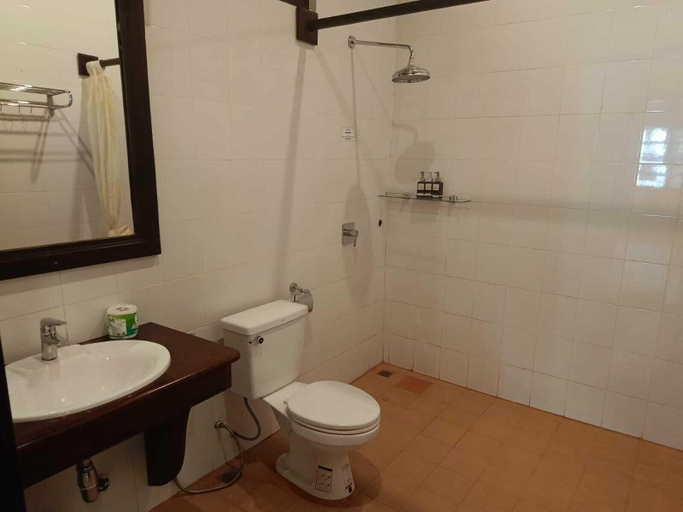 Bathroom 5, Treasure Hotel Laos, Luang Prabang