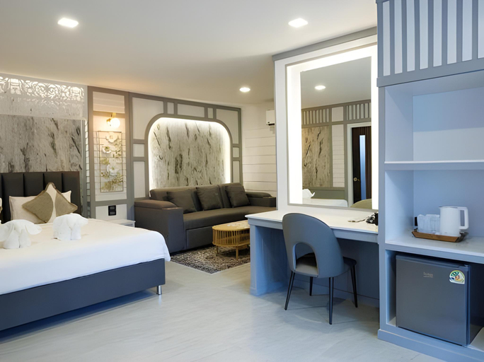 Bedroom 2, IP Plus Beach Resort, Pattaya