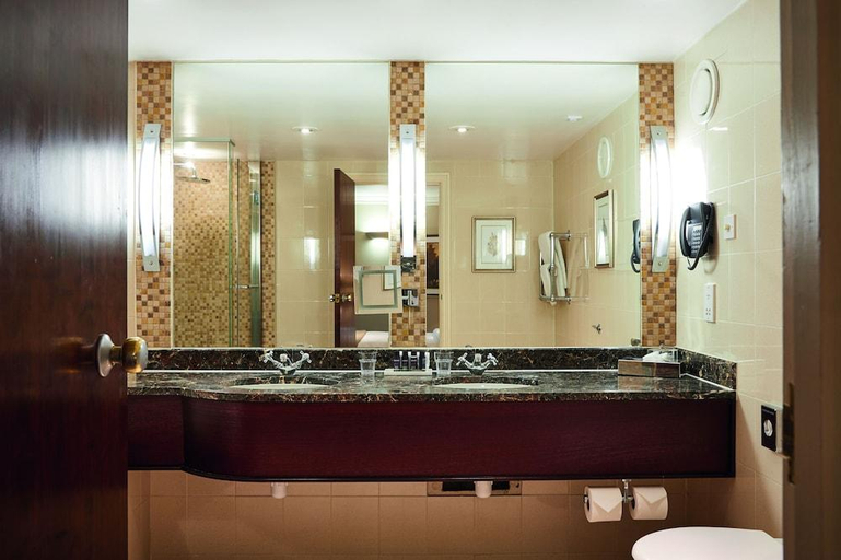 Bathroom 4, Aztec Hotel and Spa, South Gloucestershire
