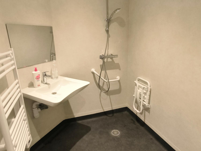 Bathroom 3, Pavillon Hugo - Maison Etape, Seine-et-Marne