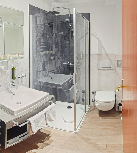 Bathroom 2, Hotel Fursteneck, Salzlandkreis