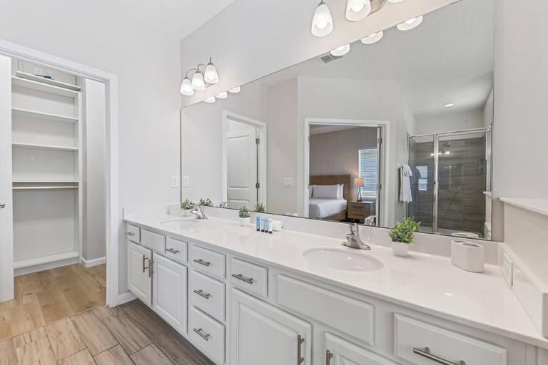 Bathroom 4, 2605 Yountville Avenue, Osceola