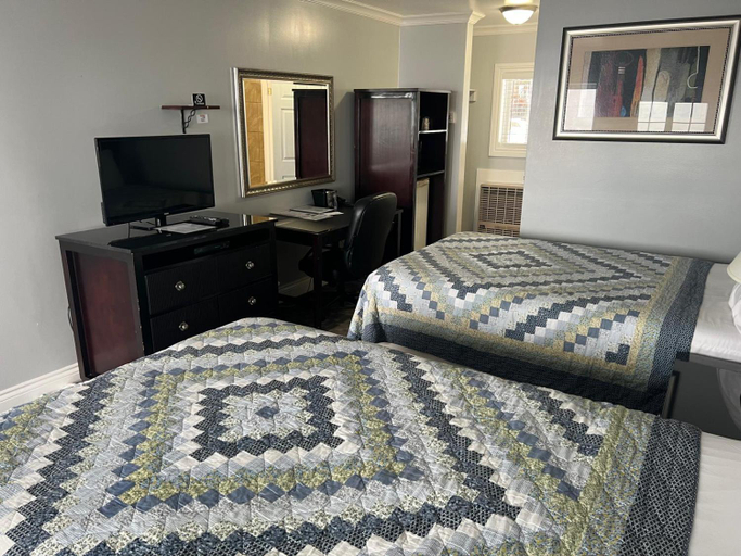 Bedroom, The Ash Grove Inn, Renfrew