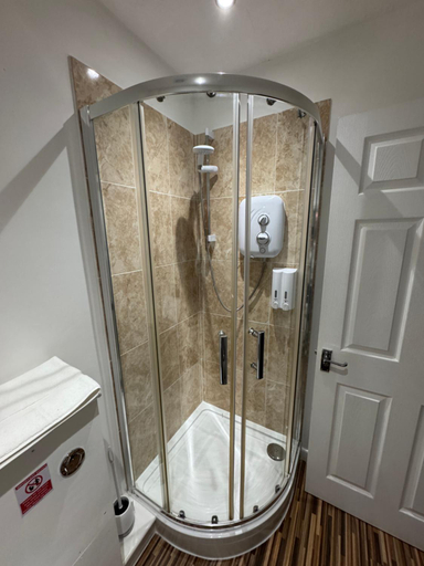 Bathroom 3, The Wheatsheaf, Norfolk