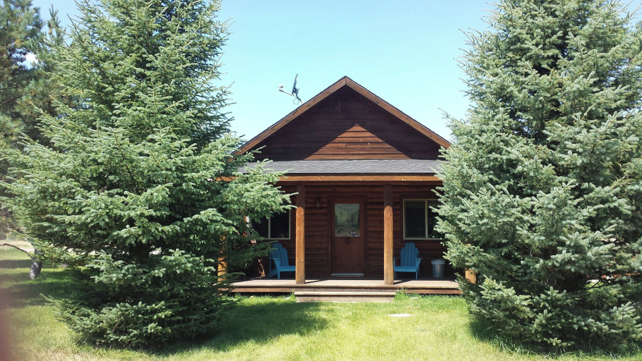 Exterior 3, Chico Hot Springs Resort & Day Spa, Park