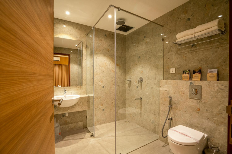 Bathroom, Hotel Grand Avenue, Kottayam