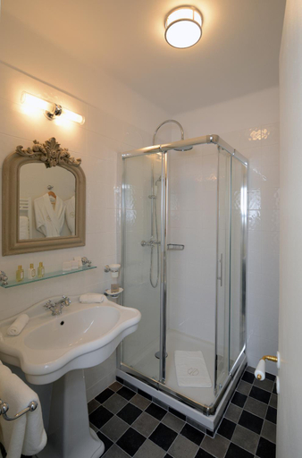 Bathroom 4, Grand Hotel Henri - Teritoria, Vaucluse