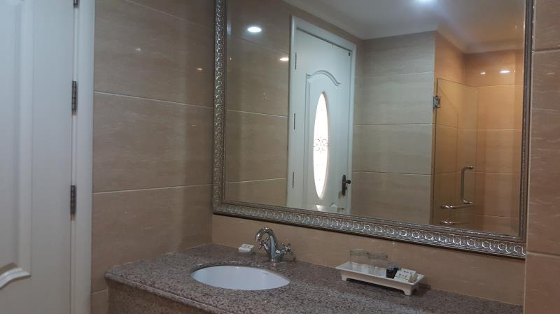 Bathroom 5, Lk Noble Suite, Pattaya