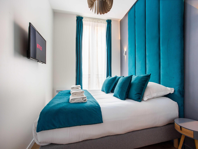Bedroom 2, Live Like Real Parisians in the Heart of Paris, Paris