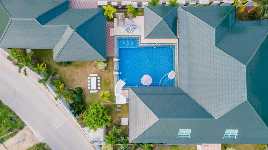 5, Beverly Hills Pool Villa, Pattaya