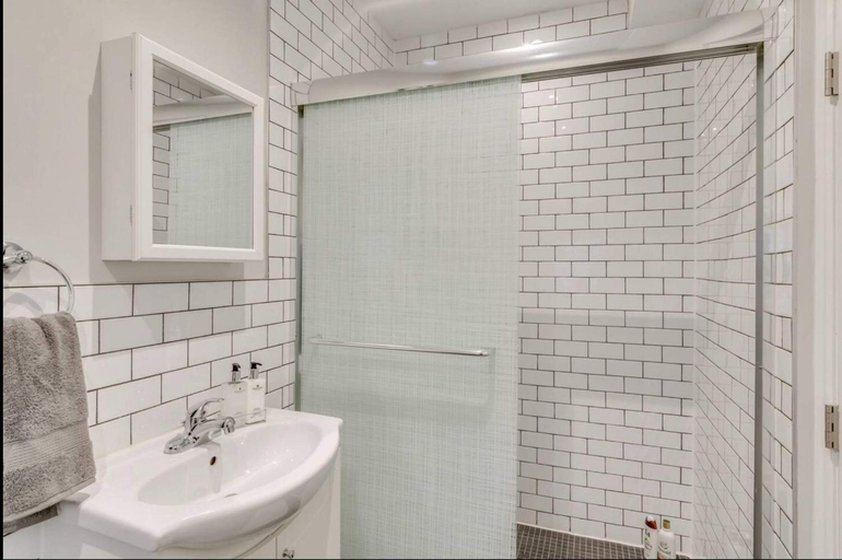 Bathroom 2, Casa Queen-Unique 2BR Suite- Leslieville, Toronto
