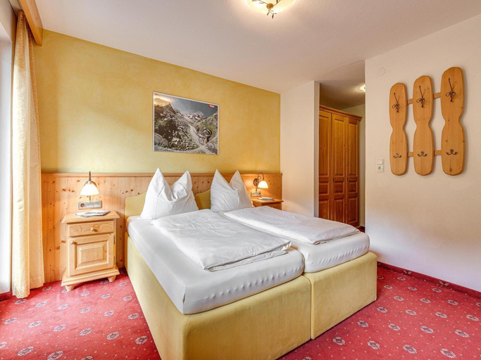 Bedroom 2, Apartment in Fugen Near Spieljochbahn, Schwaz