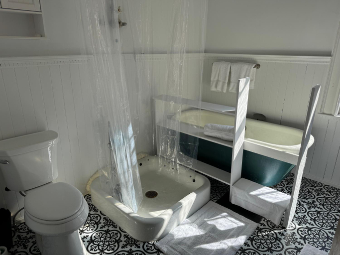 Bathroom 2, Haslett House - A Gilded Age Estate, Montgomery