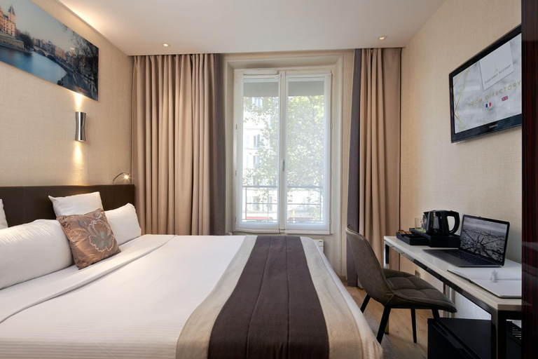 Bedroom 2, Hotel Tourisme Avenue, Paris