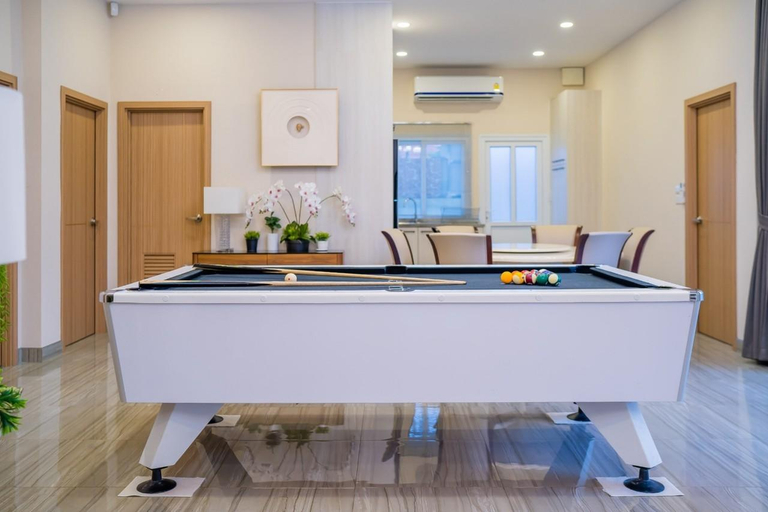 4, Beverly Hills Pool Villa, Pattaya