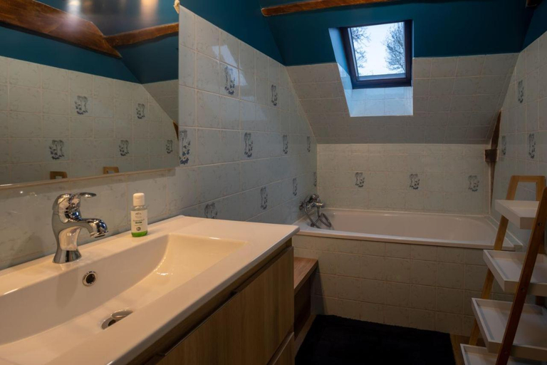 Bathroom, Moulin de Gaubourg, Maine-et-Loire