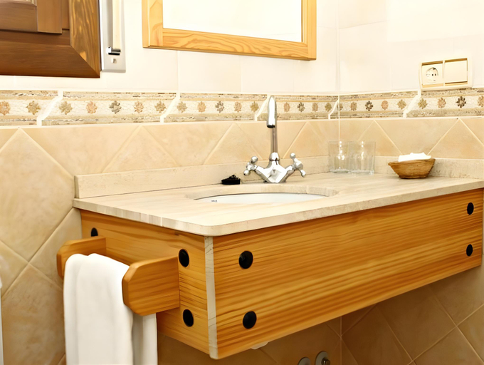 Bathroom 4, Tirontillana, Segovia