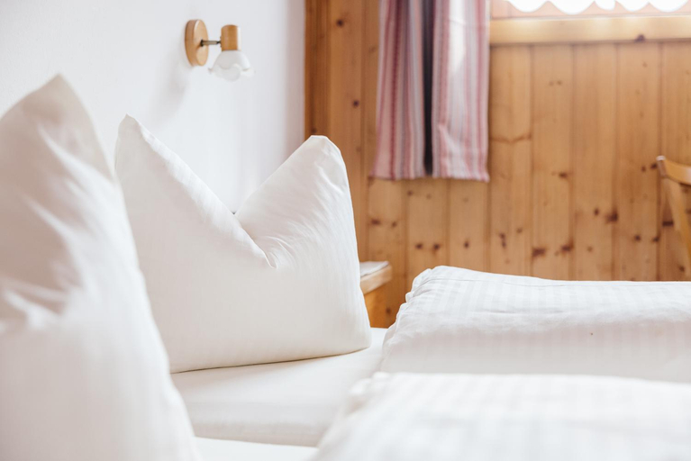Bedroom 3, Hotel Andrea, Landeck