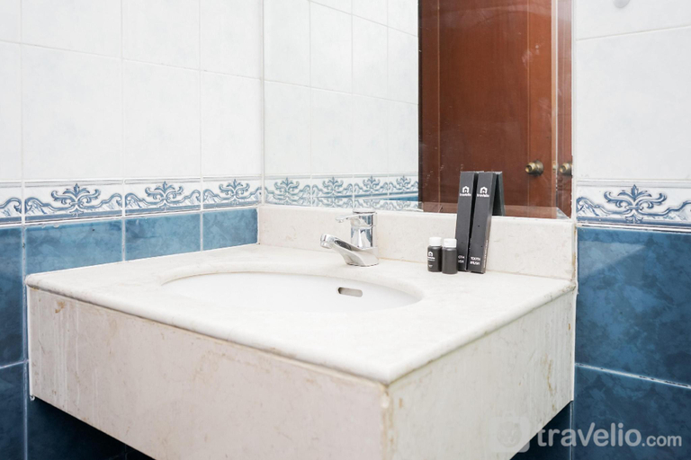 Bathroom 2, Premium 3BR City View Sudirman Tower By Travelio, South Jakarta