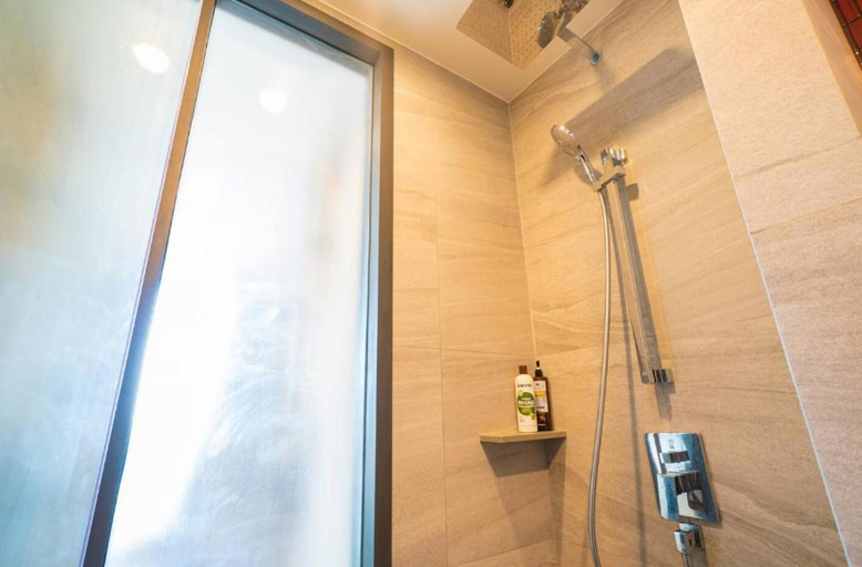 Bathroom 3, Sea View Edge Central Pattaya, Pattaya