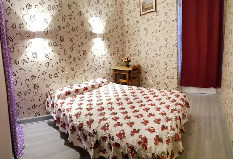 Bedroom 2, Hotel Saint Francois Xavier, Hautes-Pyrénées
