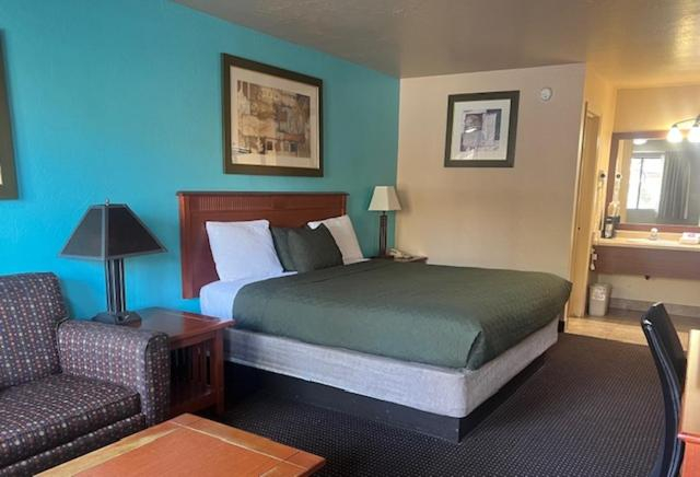 Bedroom 2, Claridge Inn - St. George, Washington