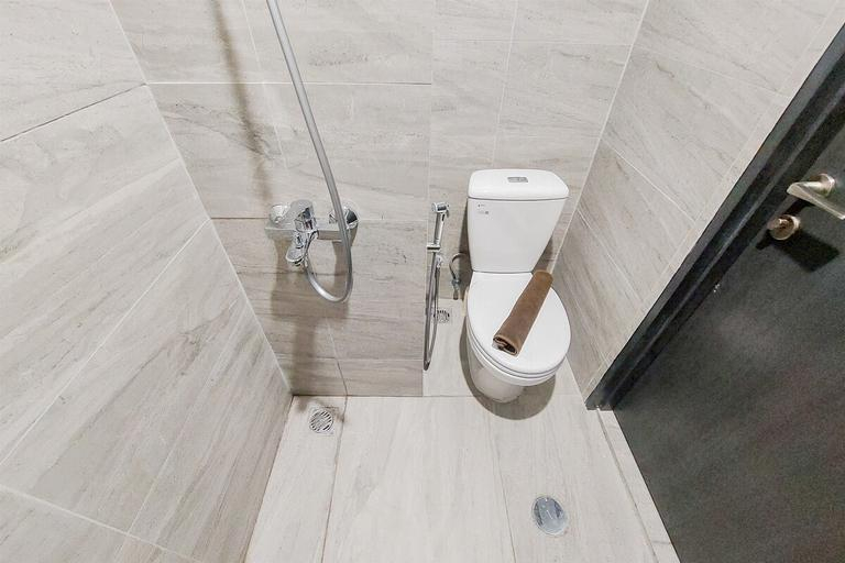 Bathroom 5, Ruby rooms transit @aeroopolis apartment, Tangerang