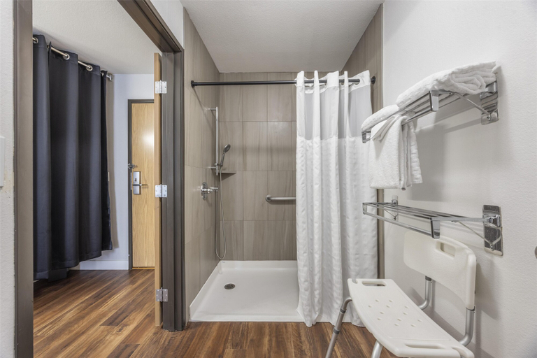 Bathroom 4, Best Western Plus Columbia River Inn, Hood River