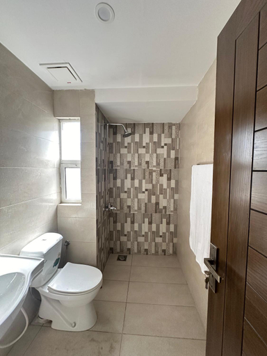 Shower 2, Fellows BnB, Islamabad