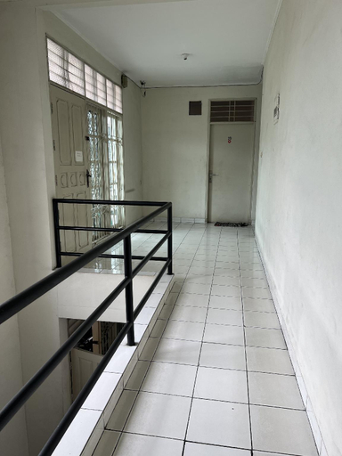 Others 3, De Novaren Guest House Kemanggisan, West Jakarta