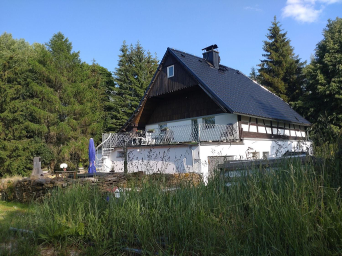 Exterior & Views 1, Chalet in Ore Mountains near Ski Slopes, Sokolov